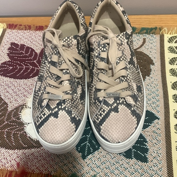 J/Slides snakeskin print low platform laced up sneakers Sz 8.5 M - Picture 1 of 12